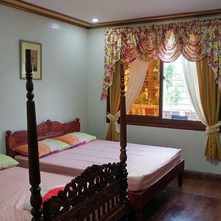 Casa Familya Hotel Batac Exterior foto
