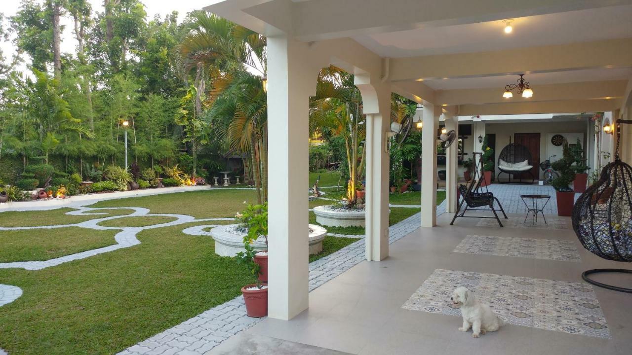 Casa Familya Hotel Batac Exterior foto