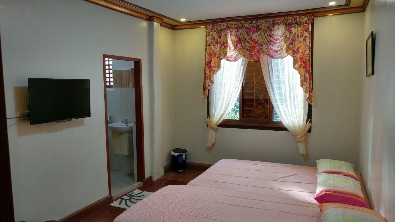 Casa Familya Hotel Batac Exterior foto